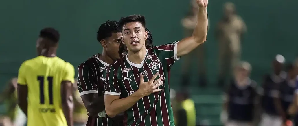 Técnico do Olimpia, Pablo Sánchez revela conversa privada com Rubén Lezcano: "O menino quer vir". Veja os detalhes da possível saída do meia do Fluminense.