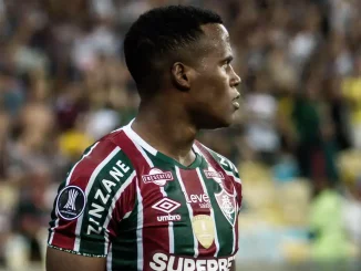 Jhon Arias prometeu voltar ao Fluminense, mas assinou com o Palmeiras