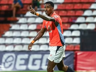 Denilson foi alvo de ofensas racistas