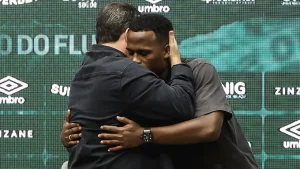 Jhon Arias retorna ao Brasil para defender o Palmeiras