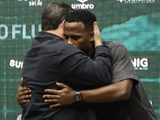 Jhon Arias retorna ao Brasil para defender o Palmeiras