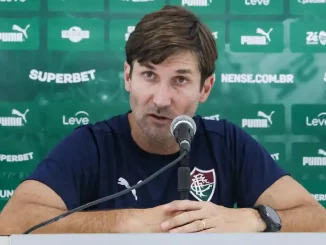 Maxi Cuberas concedeu coletiva após a expulsão de Zubeldía no clássico contra o Vasco