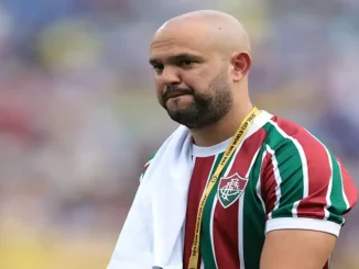 Presidente Mattheus Montenegro, a verdade é o melhor caminho. Vinicius Toledo detona o silêncio da diretoria sobre zagueiro e camisa 9 no Fluminense.