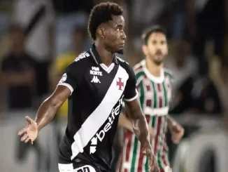 Alerta no Vasco! Thiago Mendes sente o joelho e vira dúvida para o clássico contra o Fluminense. Confira a situação do volante para a semifinal.