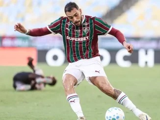 Freytes recebeu apoio de Zubeldía após ser vaiado pela torcida do Fluminense