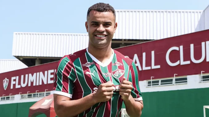 Fluminense anunciou oficialmente o meia Alisson