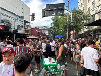 Veja a movimentação da torcida do Fluminense antes do clássico contra o Flamengo