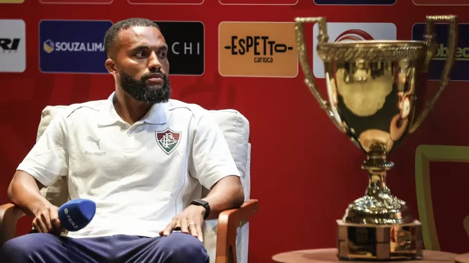 Samuel Xavier se recusou a tocar no troféu do Carioca 2026