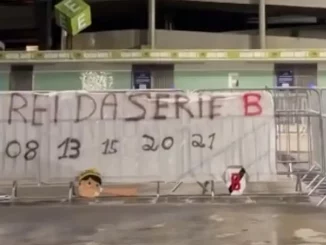 Torcedores do Fluminense espalharam provocações ao Vasco no Maracanã