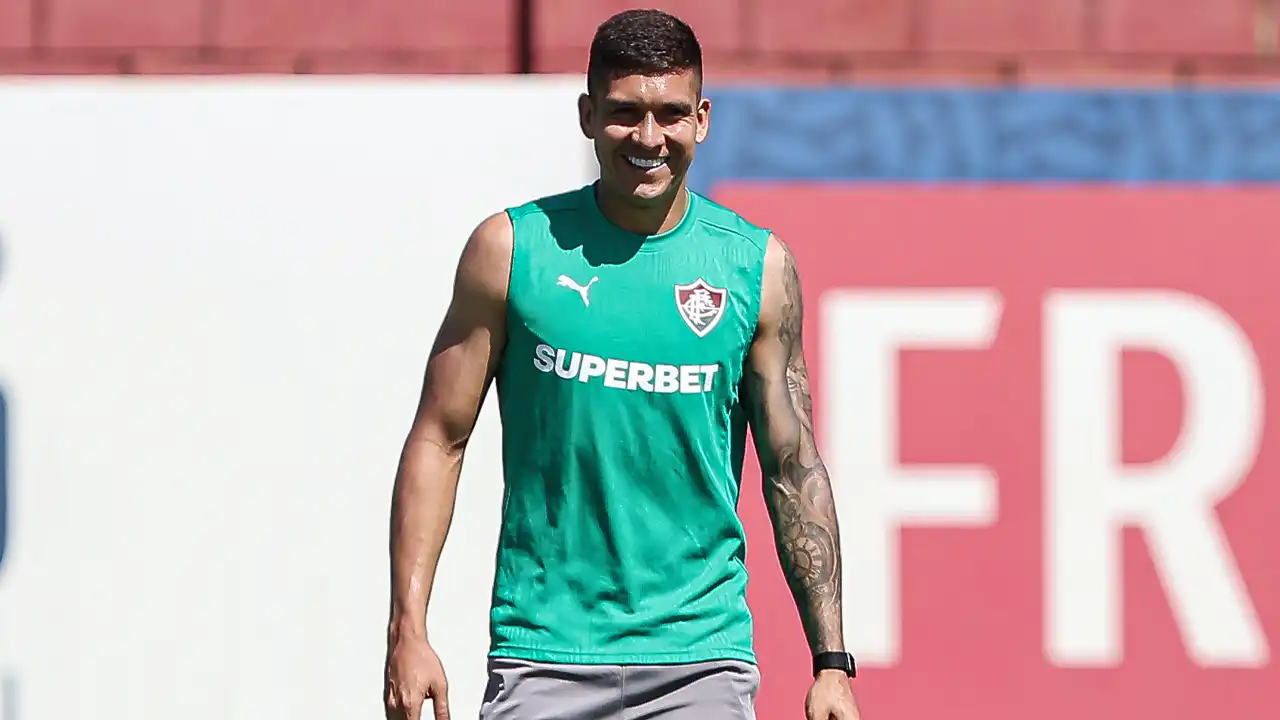 Julián Millán aparece no BID e pode estrear pelo Fluminense