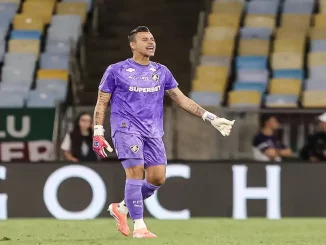 Fábio garantiu a vitória no final do jogo contra o Atlético-MG