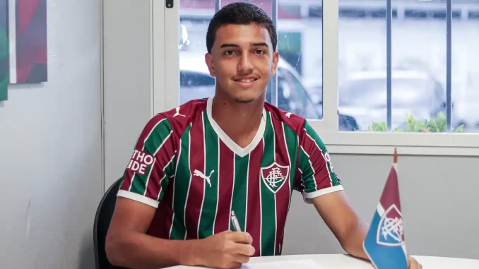 Tibúrcio assinou em definitivo com o Fluminense até o fim de 2029
