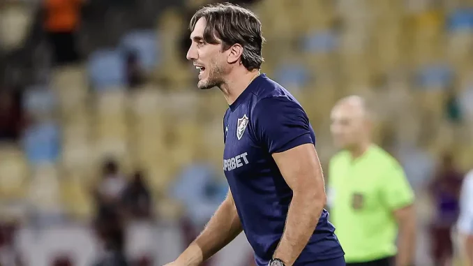 Zubeldía está sendo duramente criticado pela torcida do Fluminense
