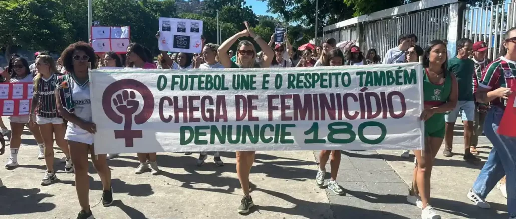 Veja as movimentações da torcida do Fluminense no Maracanã