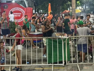 Movimentação da torcida do Fluminense no Maracanã