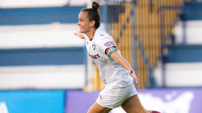 Gislaine marcou o gol da vitória do Fluminense sobre o Grêmio