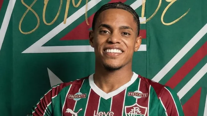 Matheus Reis sofreu uma grave lesão no joelho e está fora da temporada