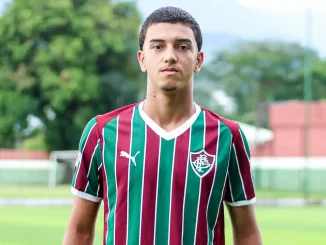 Fluminense anunciou a chegada do jovem zagueiro zagueiro Tibúrcio