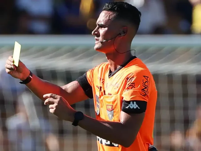 Matheus Delgado Candançan será o árbitro principal de Fluminense x Athletico-PR