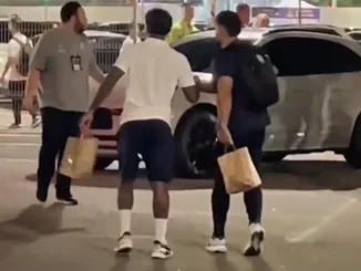 John Kennedy deixou o Maracanã mancando bastante