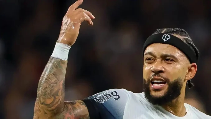 Memphis Depay se lesionou contra o Flamengo e pode desfalcar contra o Fluminense