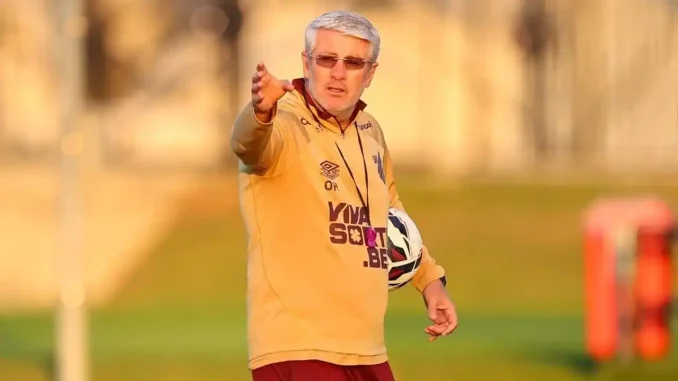 Odair Hellmann estuda mudanças táticas para enfrentar o Fluminense