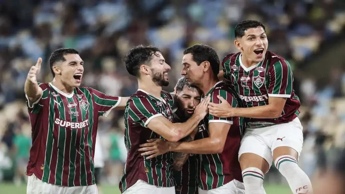 O couro vai comer! Vinicius Toledo analisa o duelo contra o Corinthians e a estratégia de Zubeldía para a maratona de 18 jogos do Fluminense. Confira!