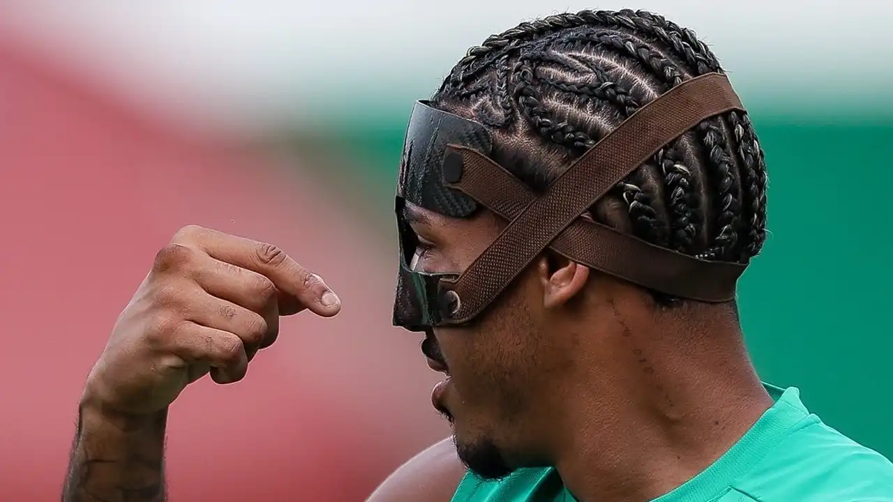 Saiba porque John Kennedy usou máscara em treino