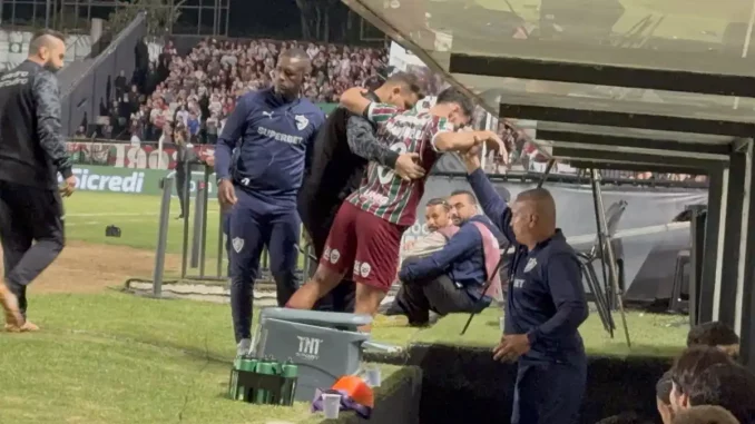 Martinelli se lesionou contra o Operário