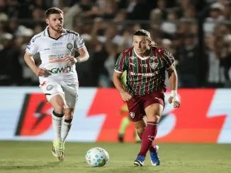 Canobbio em ação pelo Fluminense