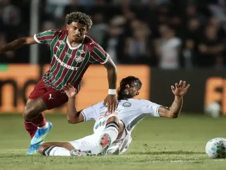 John Kennedy em ação pelo Fluminense