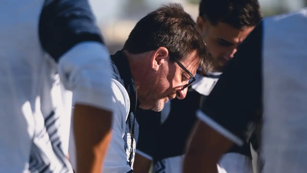 Declaração de técnico do Rivadavia liga alerta no Fluminense