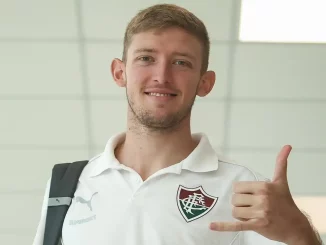 Fluminense embarcou para o duelo contra o Bolívar