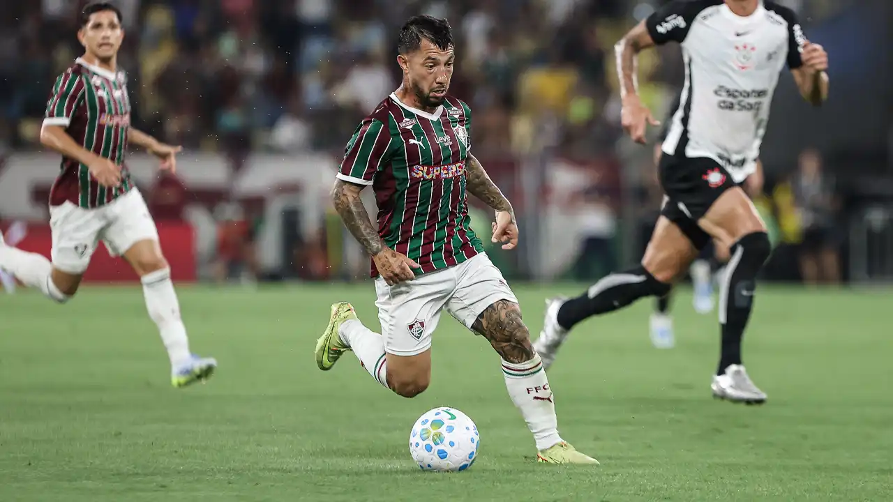 Zubeldía revela planos para substituir Acosta contra o Coritiba