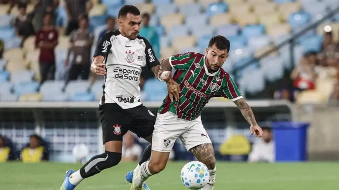 Lucho Acosta em ação pelo Fluminense contra o Corinthians