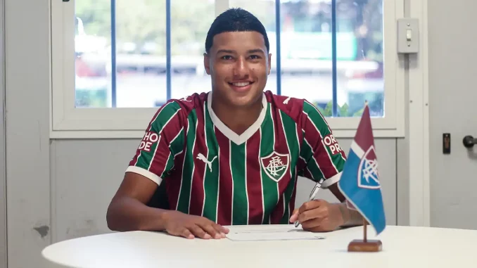 Fluminense confirmou a chegada do atacante Webert Richard, de 18 anos