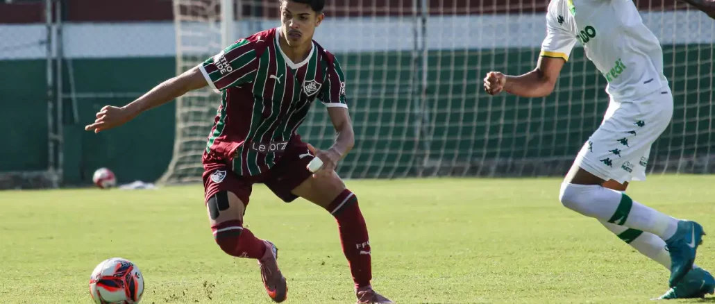 Júlio Fidelis protagonizou lance impressionante pelo Sub-20