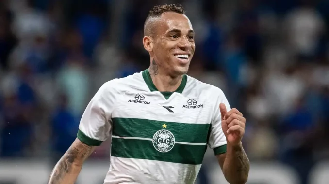Breno Lopes é dúvida no Coritiba para enfrentar o Fluminense