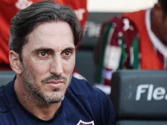 Zubeldía explicou as escolhas feitas contra o Santos