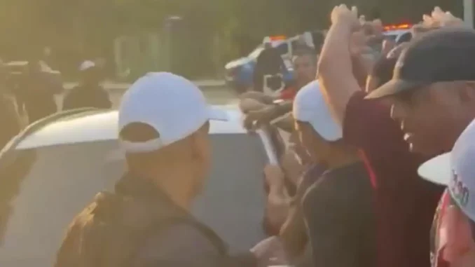 Freytes teve o carro cercado por dezenas de torcedores do Fluminense