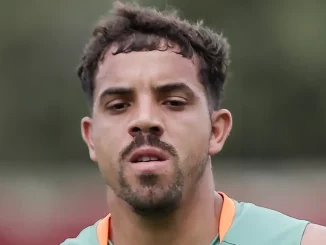 Terans marcou golaço de falta em jogo-treino contra o Americano