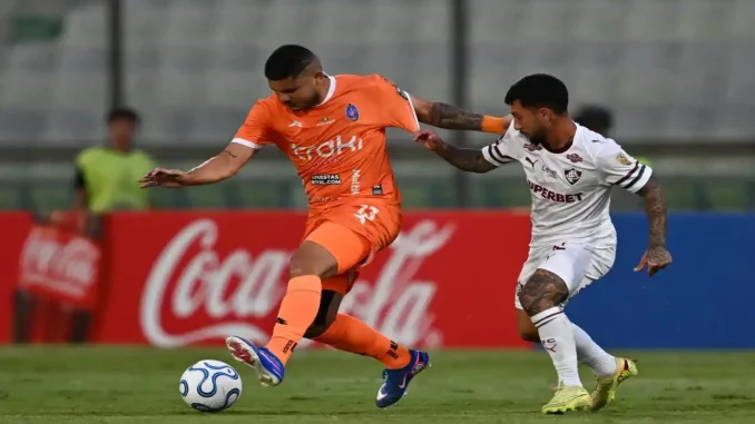 Davi x Golias? Veja como a imprensa venezuelana e os torcedores reagiram ao empate do Deportivo La Guaira contra o bilionário Fluminense na Libertadores.