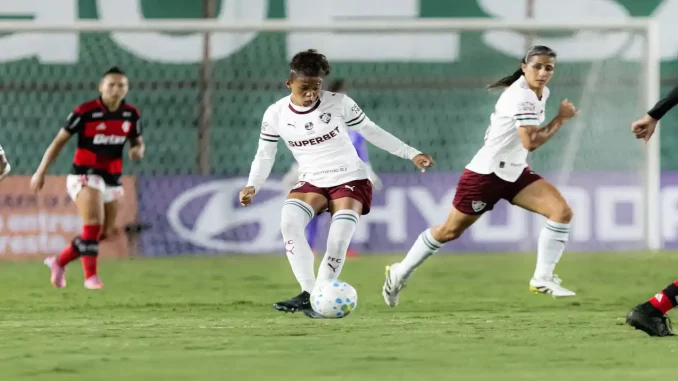 Guerreiras do Fluzão criam grandes chances na etapa final, mas param na goleira adversária; próximo jogo será com portões abertos no Luso Brasileiro.