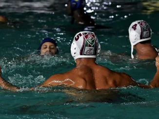 Começo avassalador! O Fluminense conquistou duas vitórias no primeiro dia da Super Liga Sul-Americana de Polo Aquático em Laranjeiras. Confira.
