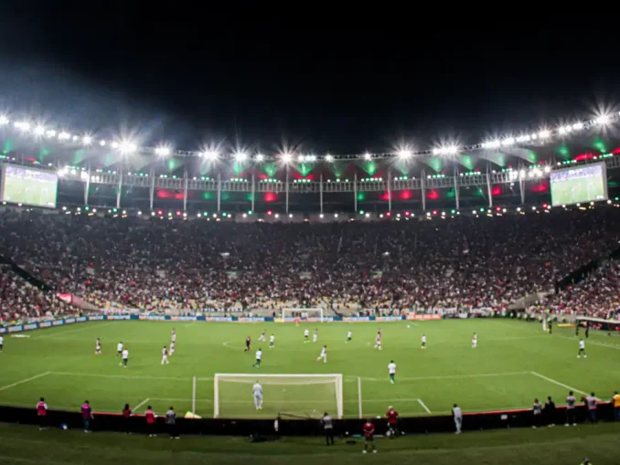 O amistoso entre Fluminense e Bahia deste domingo será palco de testes com o novo sistema de impedimento semiautomático da CBF. Confira os detalhes dessa novidade: