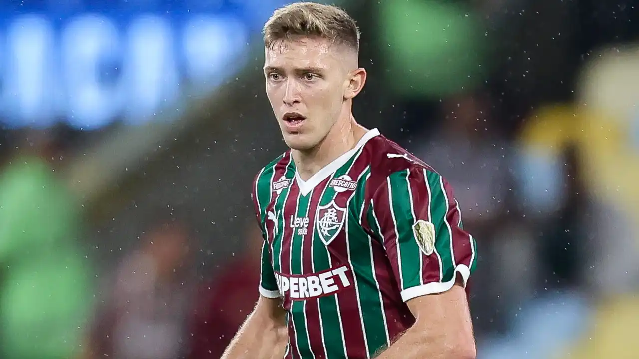 Torcida do Fluminense perde a paciência com Castillo