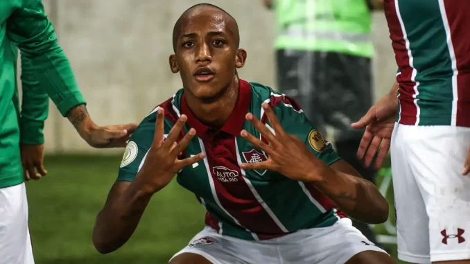 João Pedro não descarta voltar ao Fluminense no futuro
