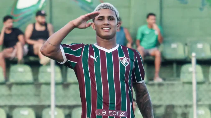 Fluminense tem novidades entre os relacionados para o jogo contra o Cruzeiro