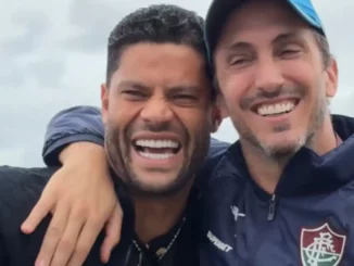 Hulk se apresentou no CT Carlos Castilho