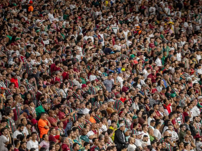 Torcida do Fluminense deve comparecer em grande número ao Maracanã para o jogo contra o La Guaira